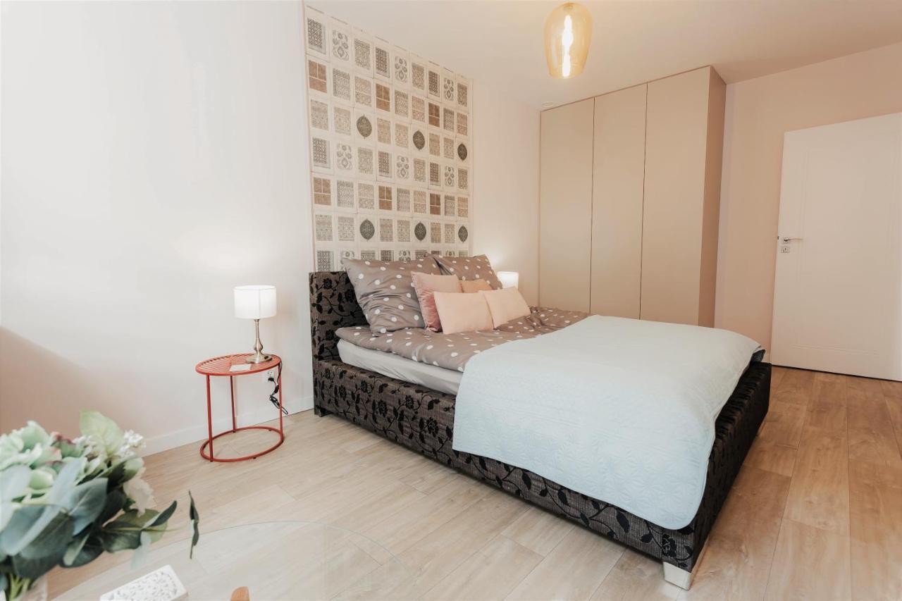 Delux Apartament Oldtown Kochanowskiego 30 Красков Екстериор снимка